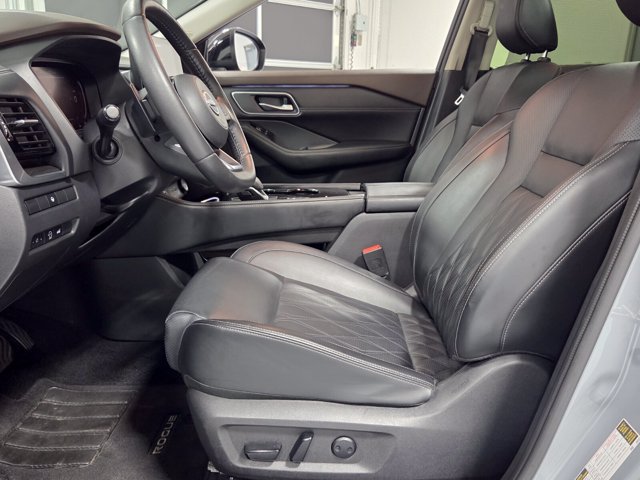 Used 2023 Nissan Rogue Platinum FWD image 5