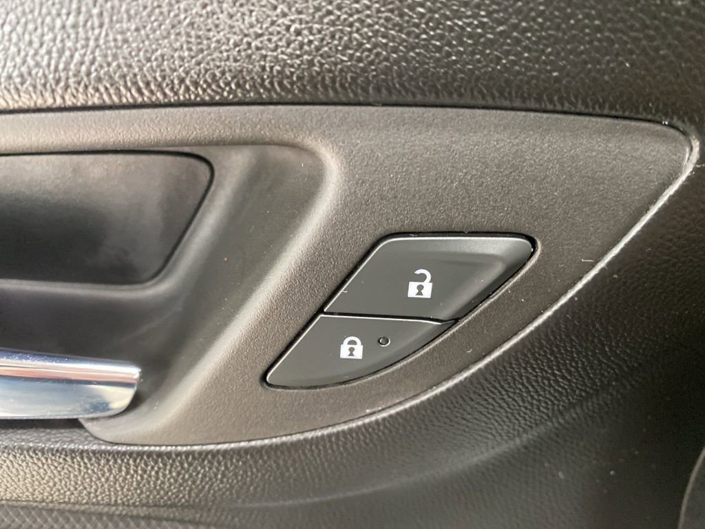 Used 2023 Chevrolet Equinox RS w/ RS Leather Package image 32