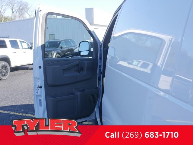 New 2026 Chevrolet Express 2500 w/ Driver Convenience Package RWD image 18