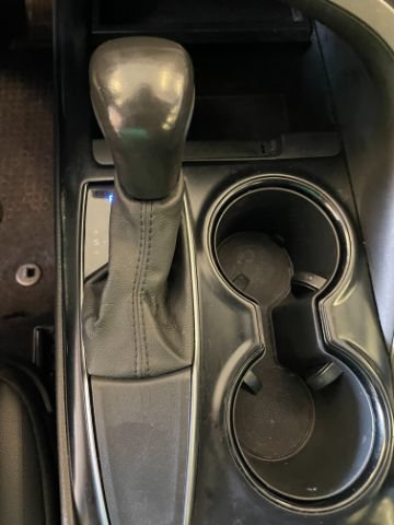 Used 2020 Toyota Camry SE FWD image 22