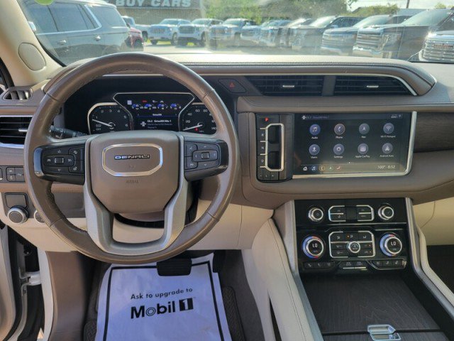 Used 2021 GMC Yukon XL Denali w/ Denali Premium Package RWD image 17