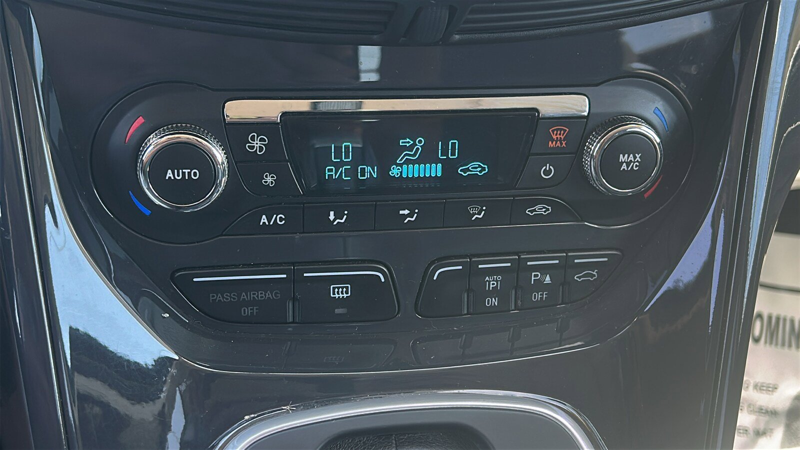 Used 2013 Ford Escape Titanium w/ Parking Technology Pkg AWD/4WD image 27