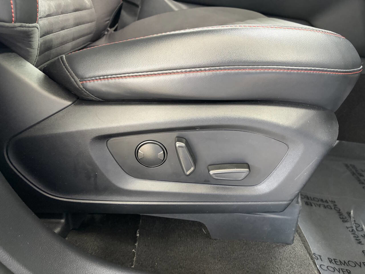 Used 2025 Ford Explorer ST-Line w/ ST-Line Street Pack image 39