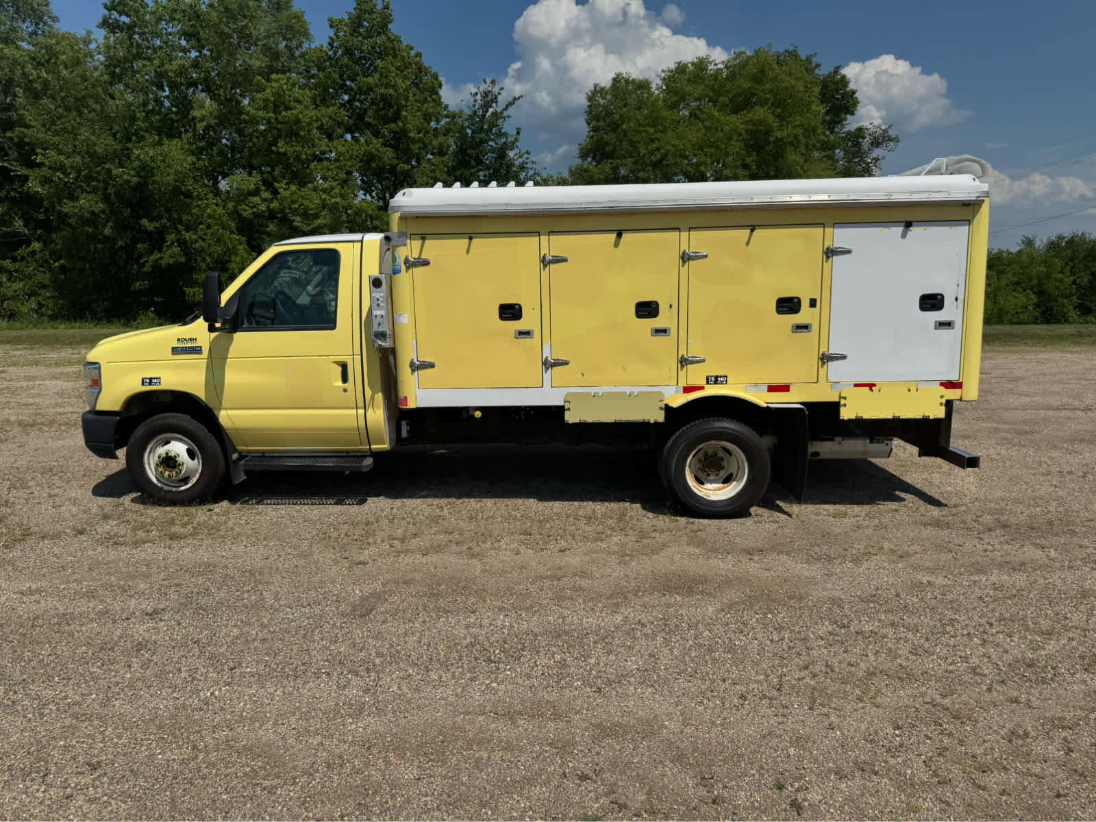 Used 2018 Ford E-450 and Econoline 450 Super Duty w/ Power Windows & Locks Group RWD image 6