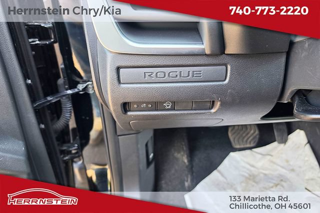 Used 2024 Nissan Rogue S AWD/4WD image 16