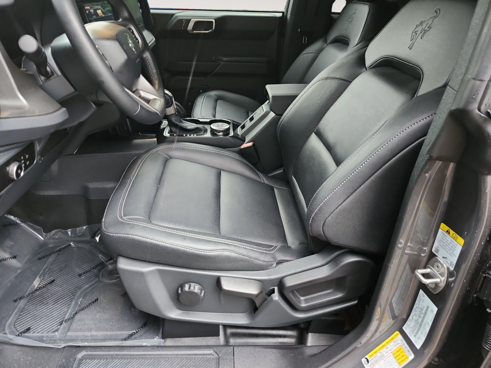 Used 2025 Ford Bronco Big Bend w/ Black Diamond Package AWD/4WD image 9