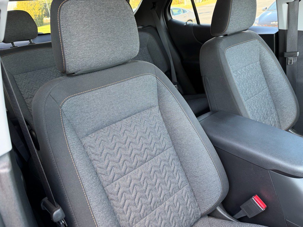 Used 2023 Chevrolet Equinox LT w/ Driver Convenience Package image 30