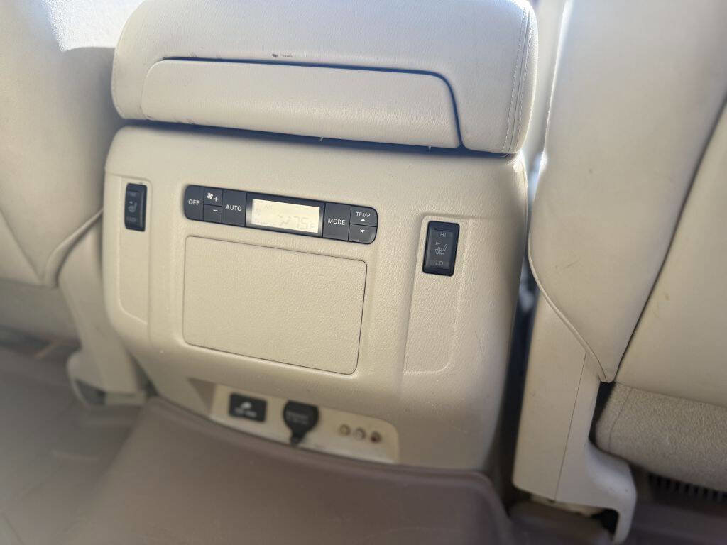 Used 2015 INFINITI QX80 4WD w/ Deluxe Technology Package image 15