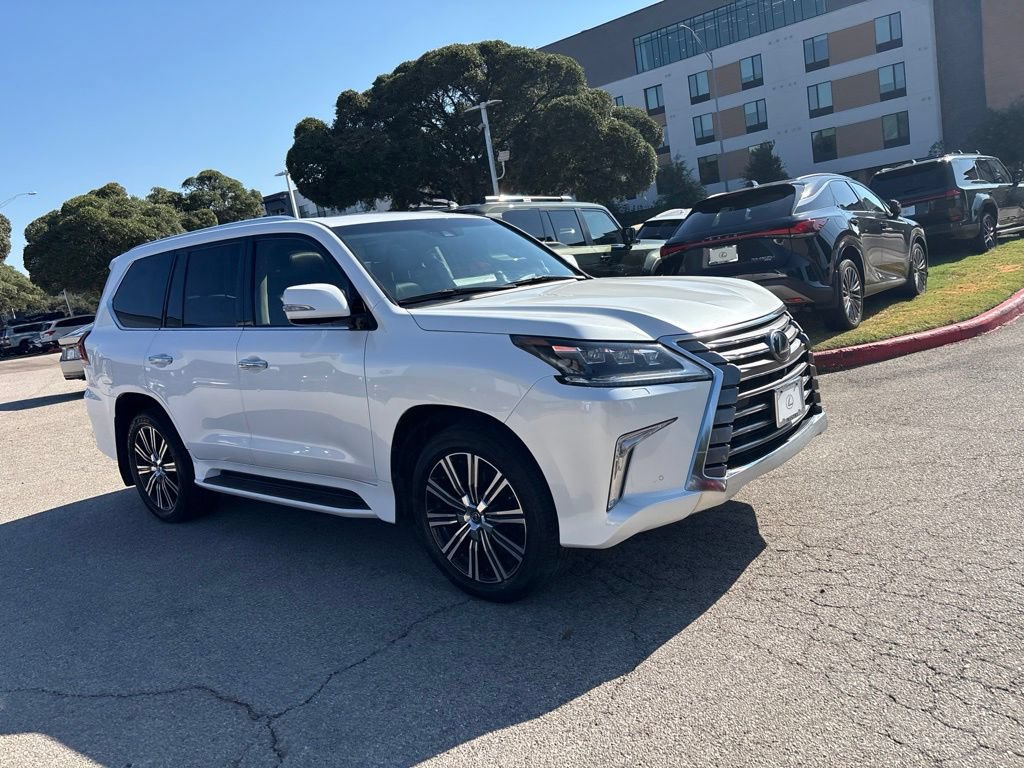 Used 2019 Lexus LX 570 4WD w/ Luxury Package image 7