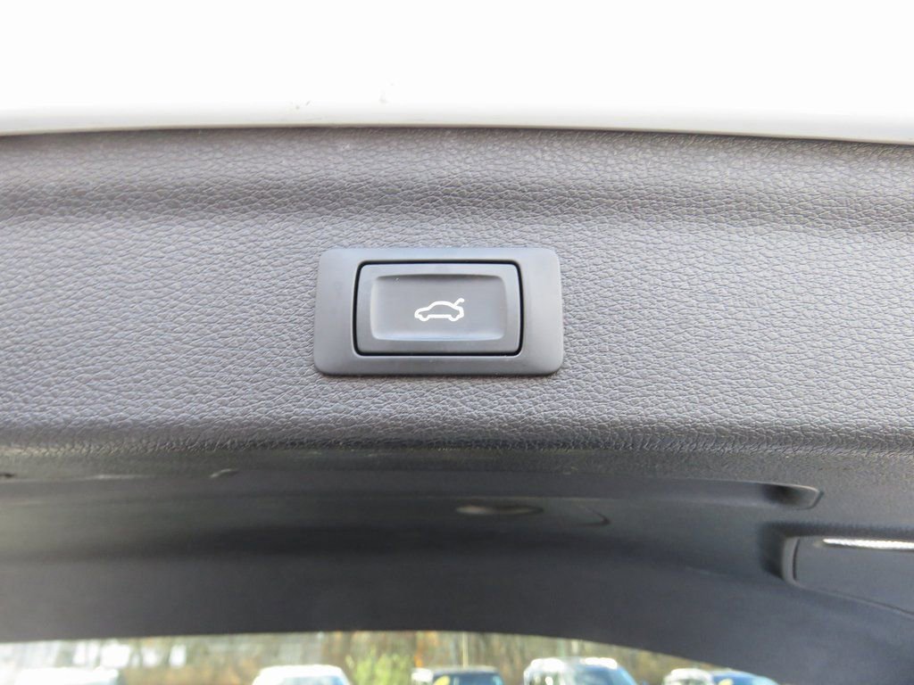 Used 2019 Audi Q3 2.0T Premium image 19