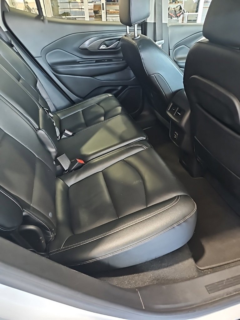 Used 2024 GMC Terrain SLT image 16