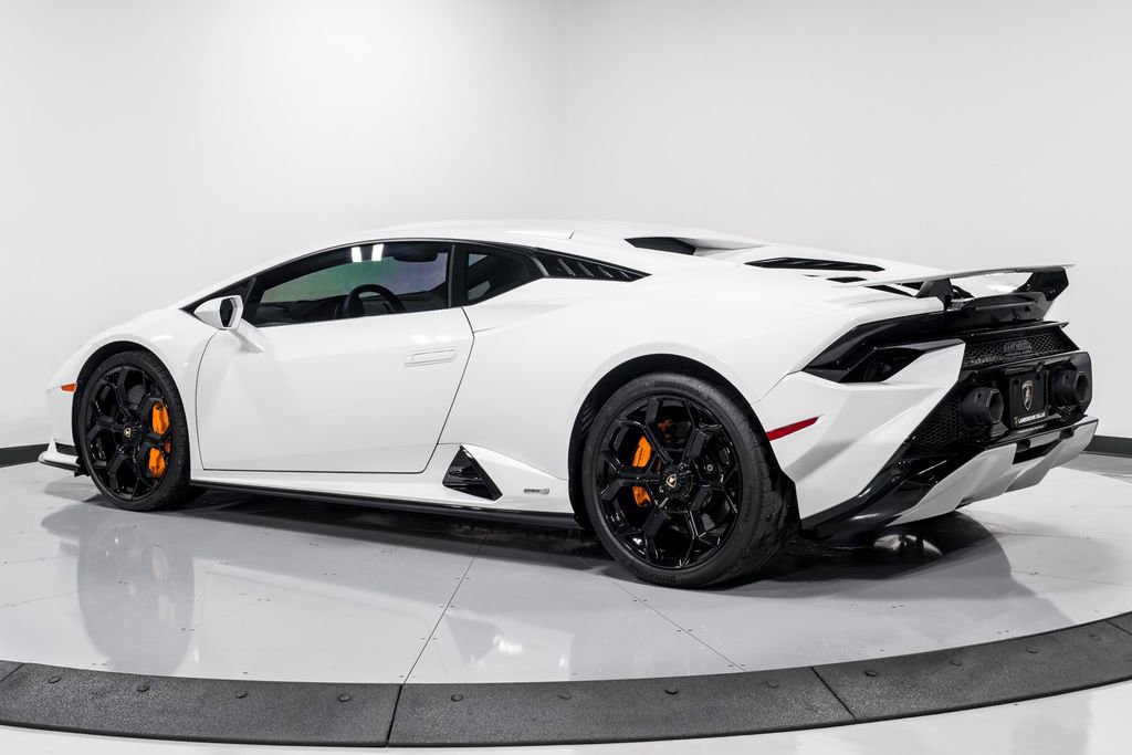 Used 2023 Lamborghini Huracan Tecnica image 5