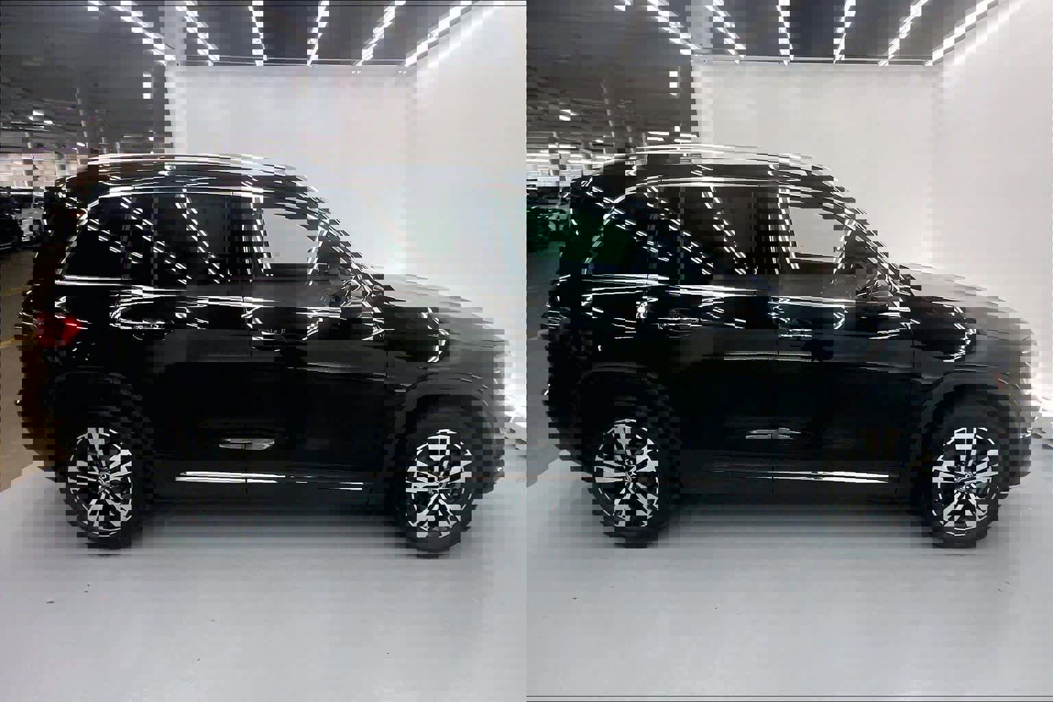 Used 2025 Mercedes-Benz GLB 250 image 6