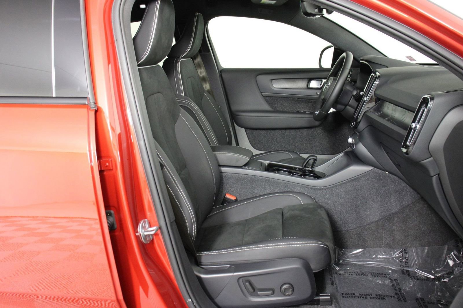 Used 2023 Volvo C40 P8 Recharge Ultimate AWD/4WD image 27