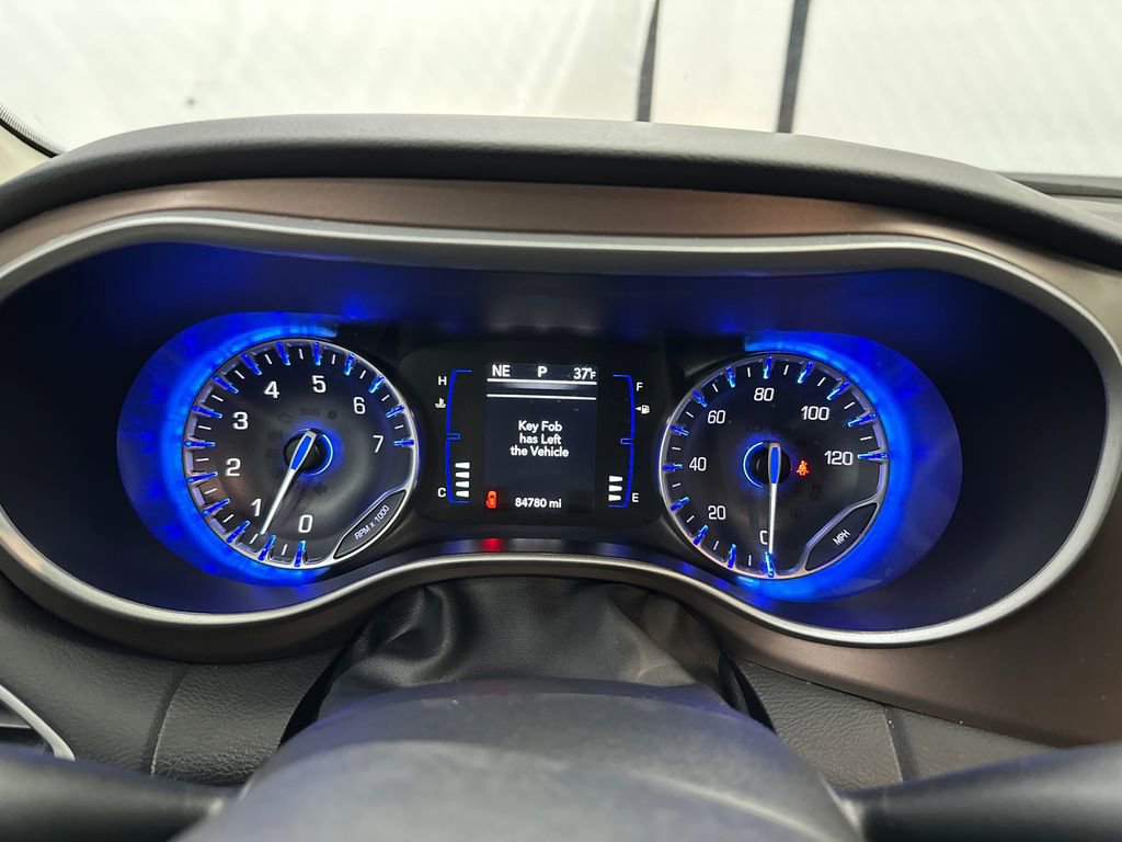 Used 2024 Chrysler Voyager LX image 29