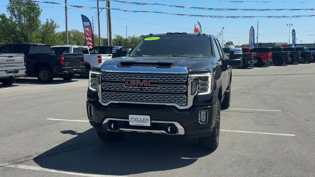 Used 2023 GMC Sierra 2500 Denali w/ Denali Black Diamond Edition AWD/4WD image 1