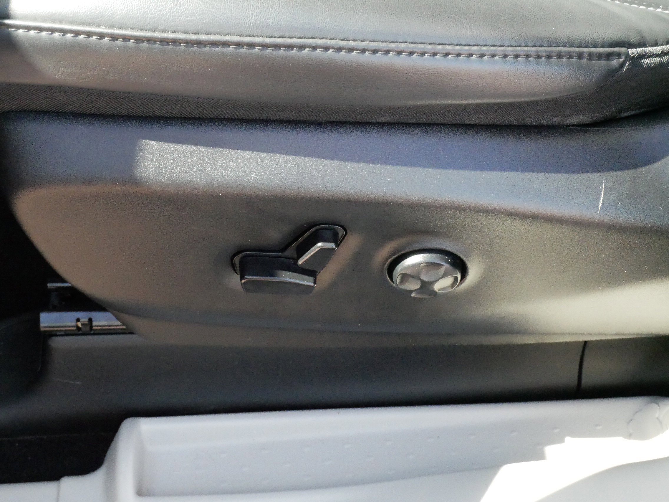 Used 2023 Chrysler Pacifica Touring-L FWD image 20