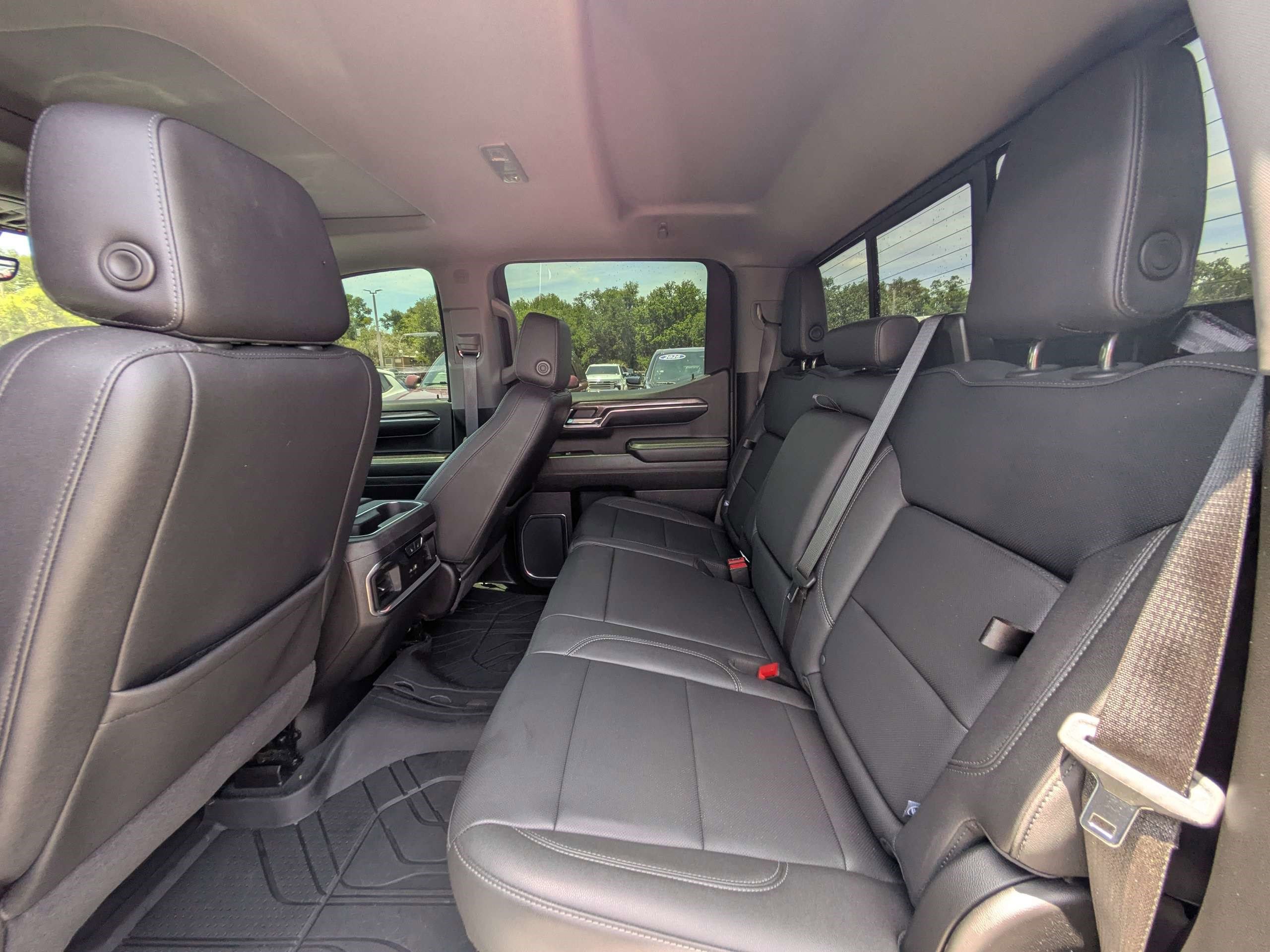 Used 2024 Chevrolet Silverado 1500 LTZ w/ Technology Package AWD/4WD image 12