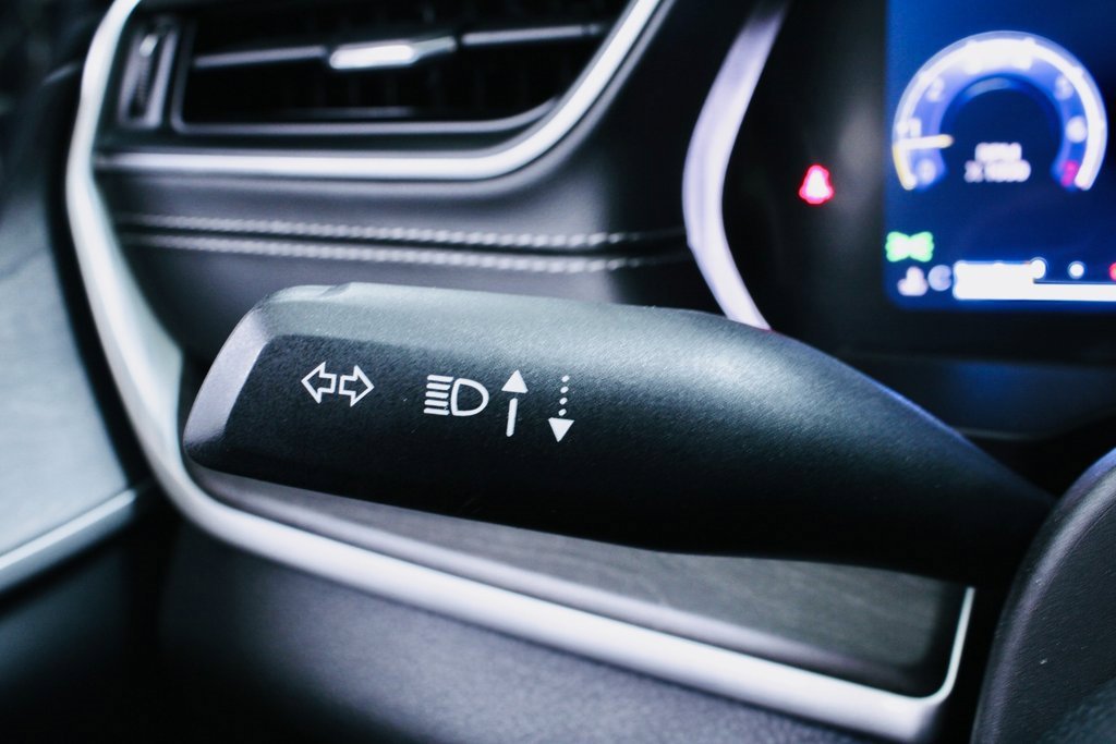 Used 2023 Jeep Grand Cherokee Limited image 17