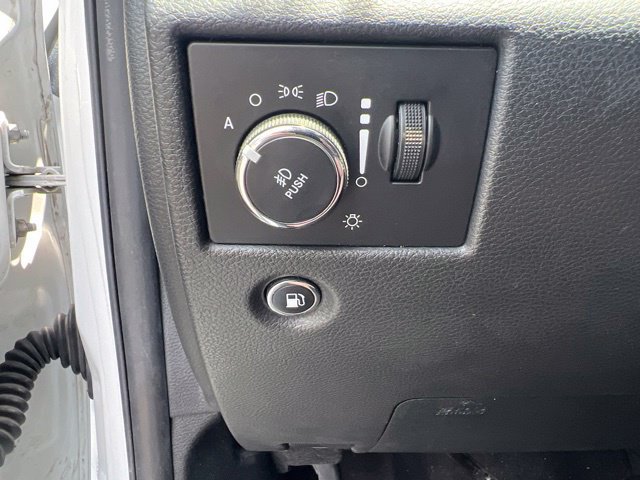 Used 2017 Jeep Grand Cherokee Altitude AWD/4WD image 10