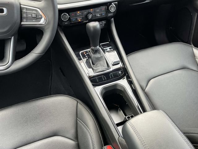 Used 2025 Jeep Compass Limited image 14