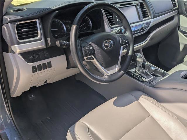 Used 2018 Toyota Highlander XLE image 9