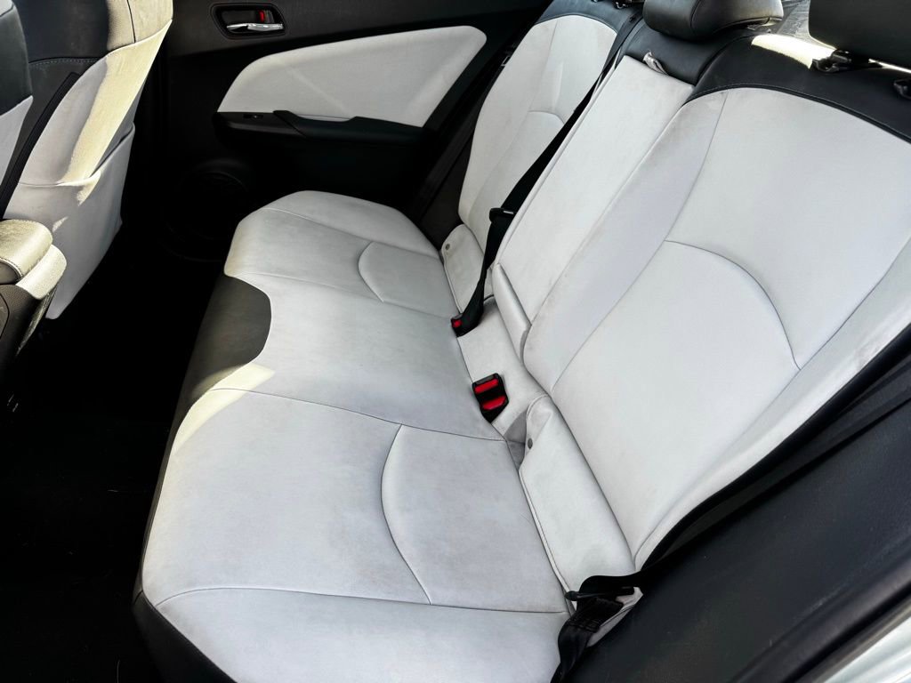 Used 2016 Toyota Prius Four image 6