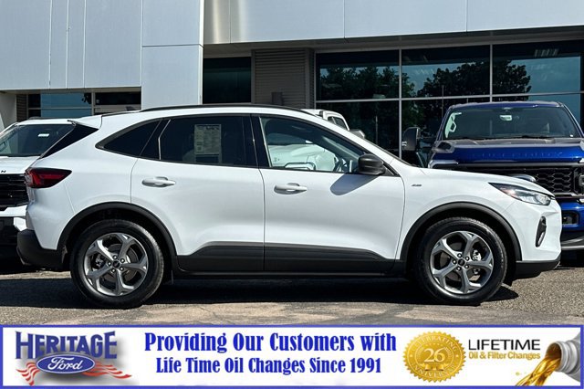 Used 2025 Ford Escape ST-Line FWD image 3
