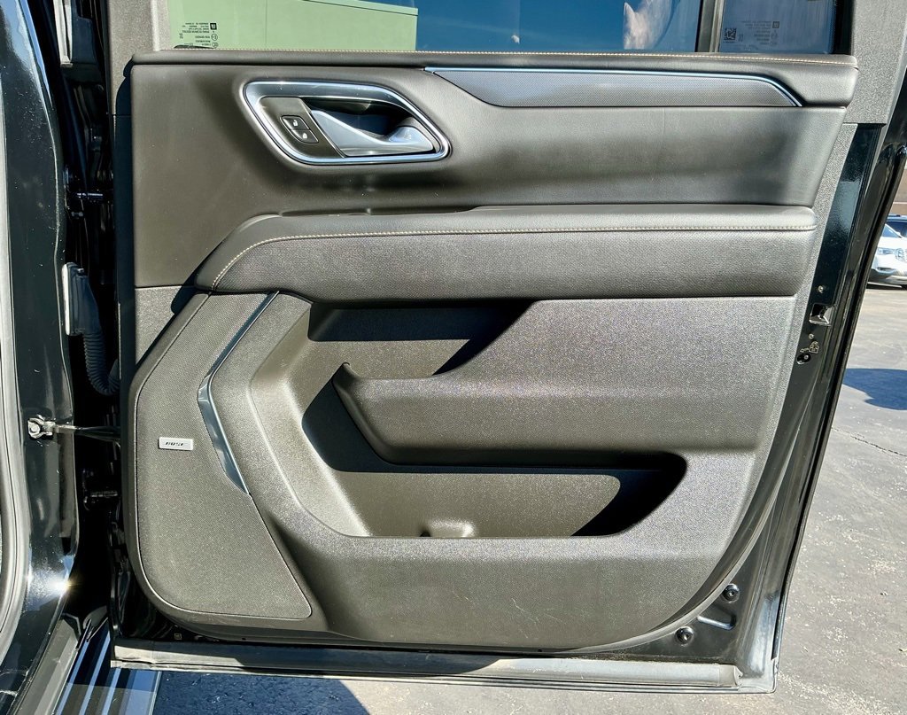 Used 2023 GMC Yukon XL AT4 image 23