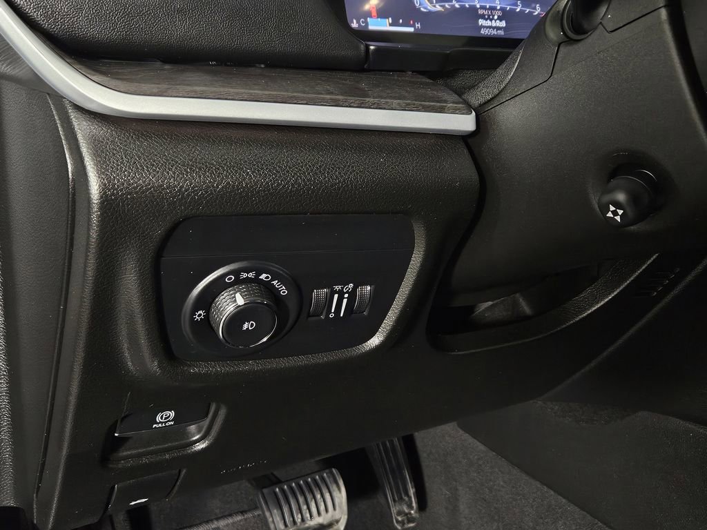 Used 2024 Jeep Grand Cherokee L Limited w/ Luxury Tech Group II image 26