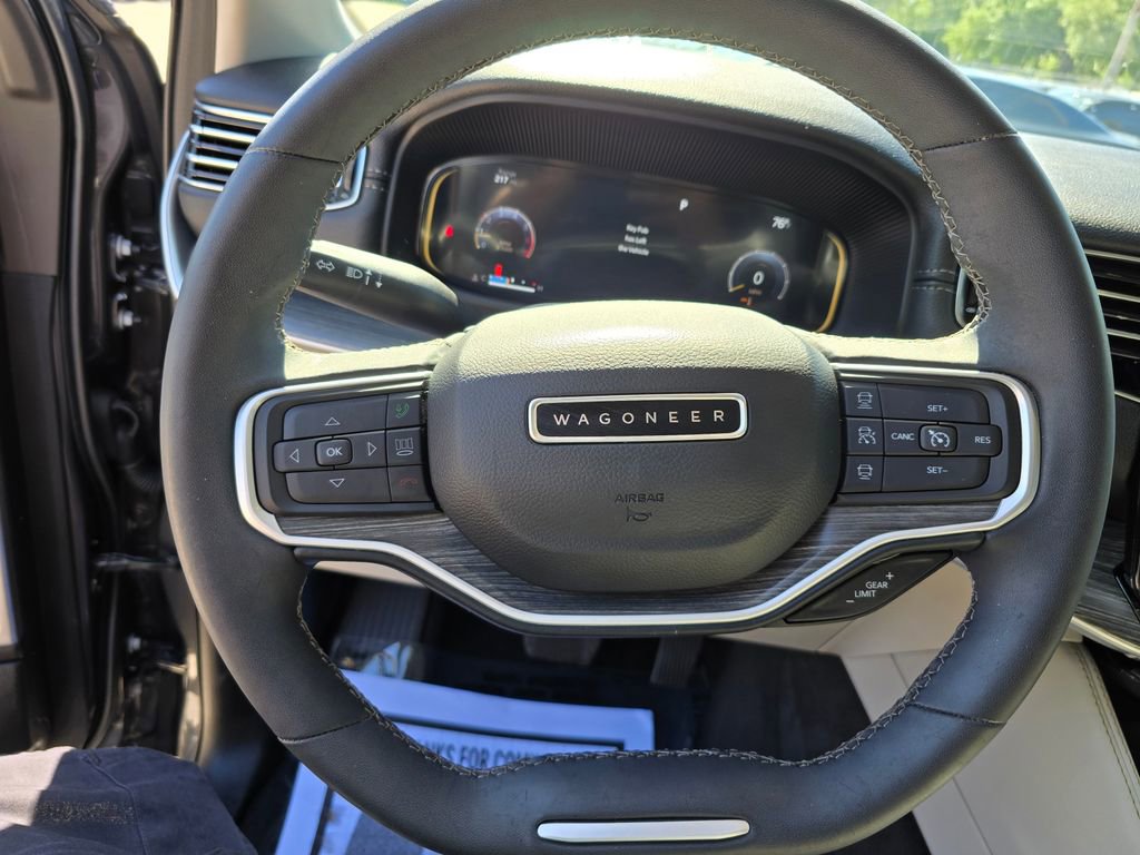 Used 2023 Jeep Wagoneer L Series III w/ Premium Group I AWD/4WD image 18