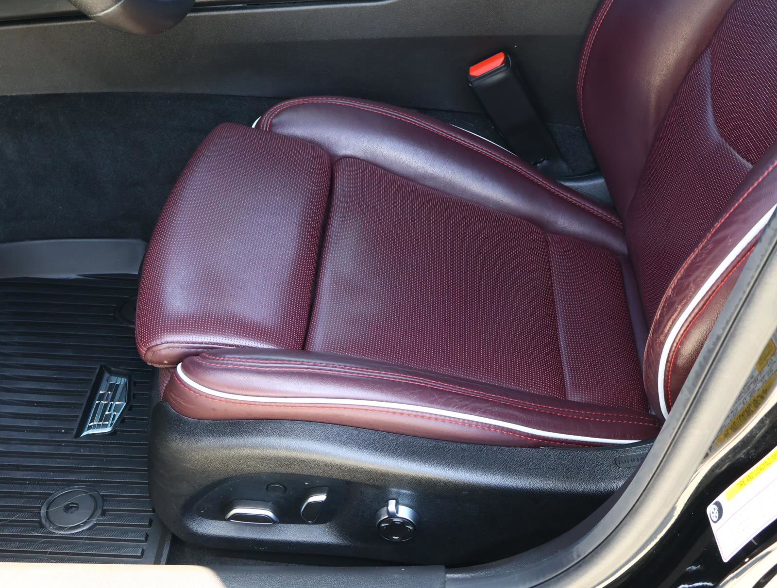 Used 2023 Cadillac CT4 Sport w/ Climate Package RWD image 19