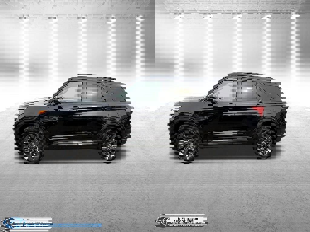 Certified 2022 Ford Explorer XLT w/ Equipment Group 202A image 4