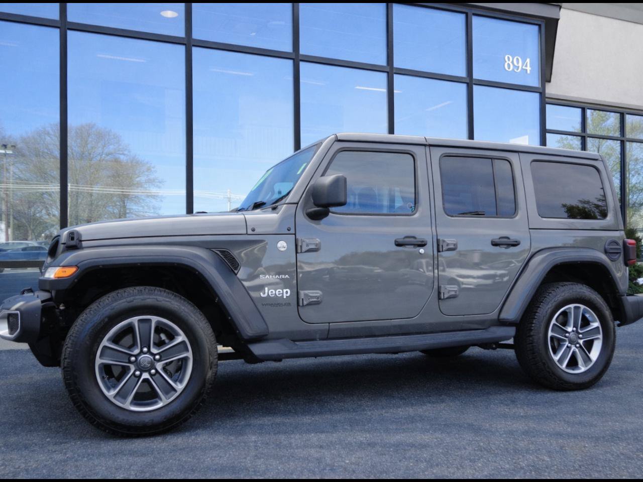 Used 2019 Jeep Wrangler Unlimited Sahara w/ Dual Top Group AWD/4WD image 1