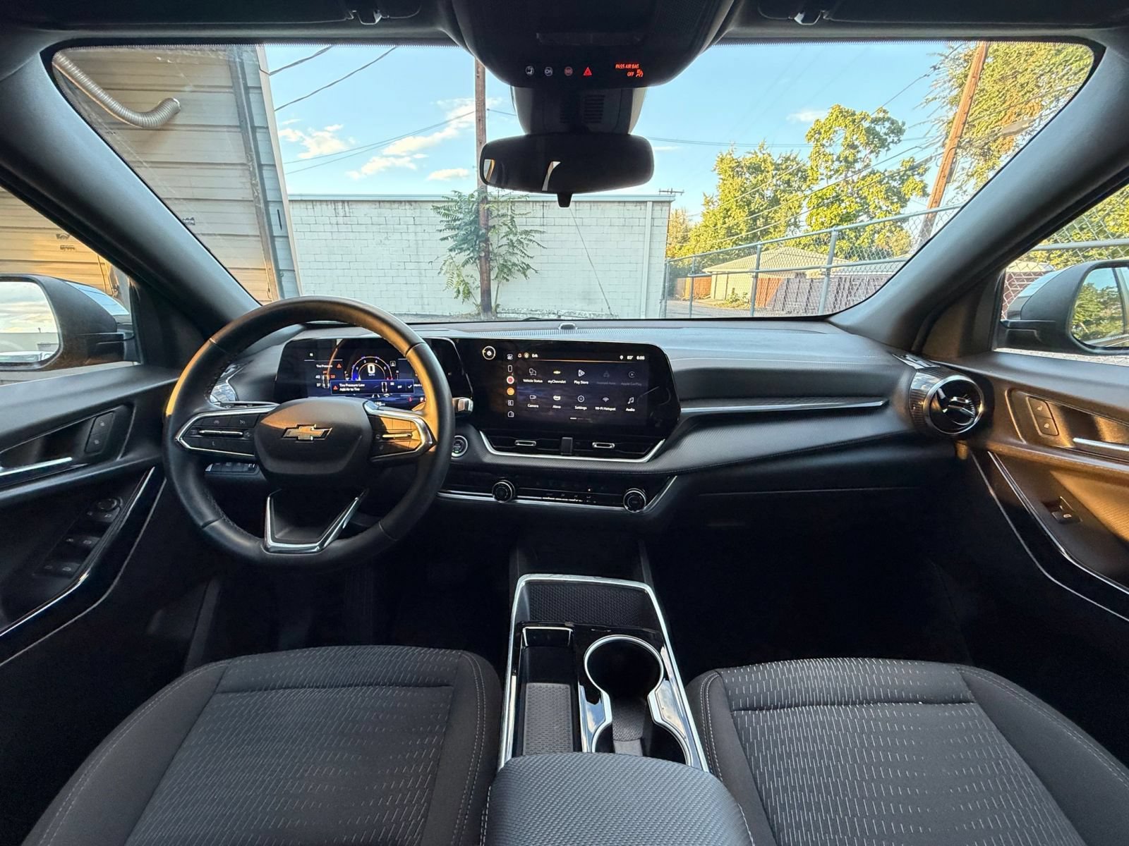 Used 2025 Chevrolet Equinox LT AWD/4WD image 32