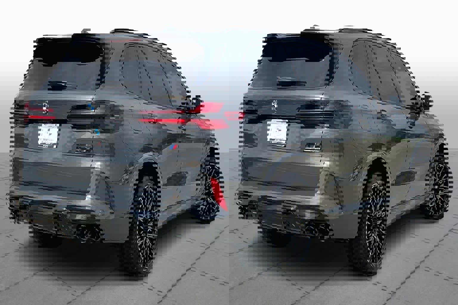 Used 2025 BMW X5 M Competition w/ Executive Package image 12