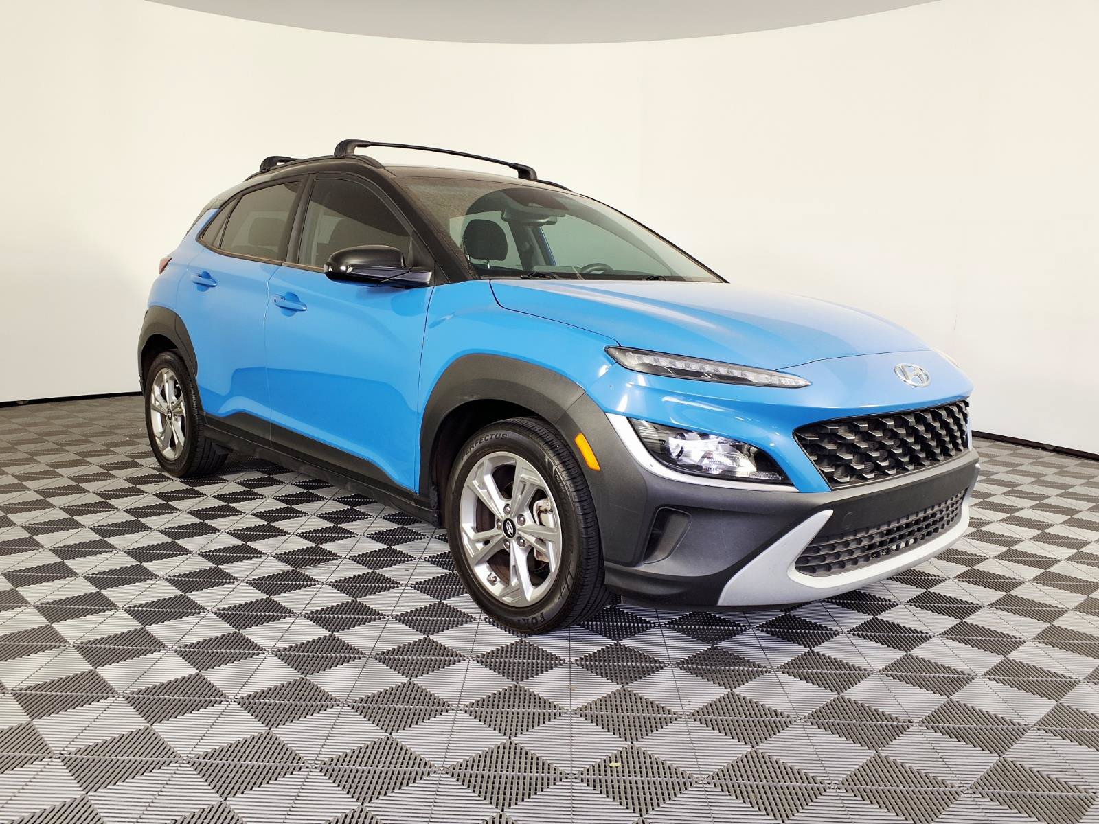 Used 2022 Hyundai Kona SEL FWD image 3