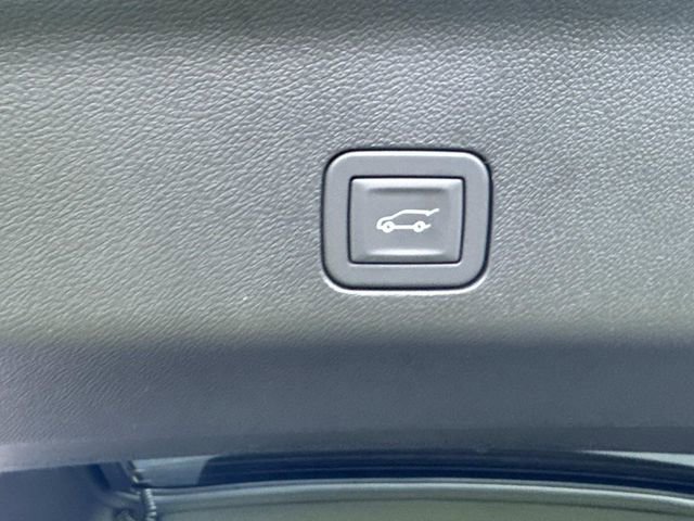 New 2025 Chevrolet Suburban Premier image 13