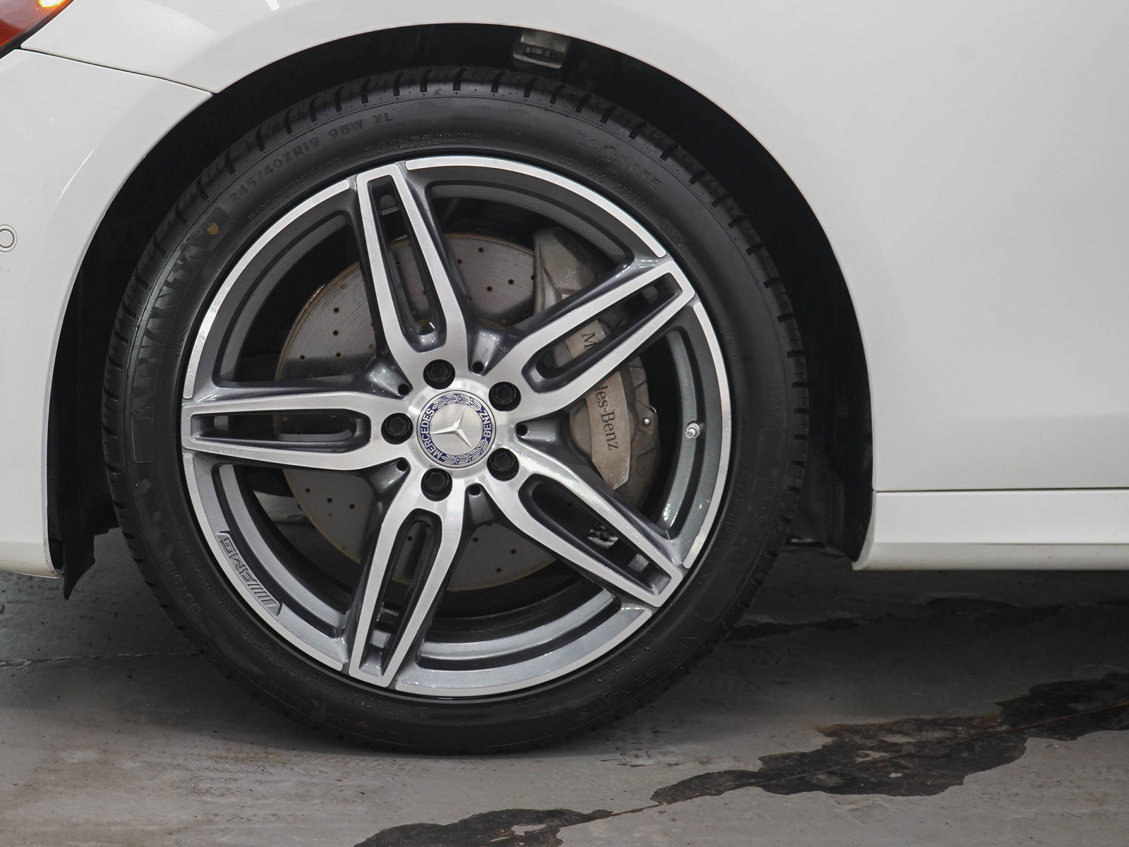 Used 2017 Mercedes-Benz E 400 4MATIC Wagon image 30