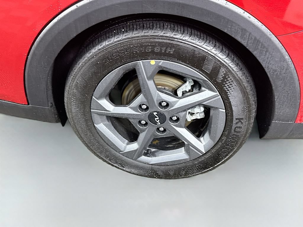 Certified 2025 Kia K4 FWD image 32