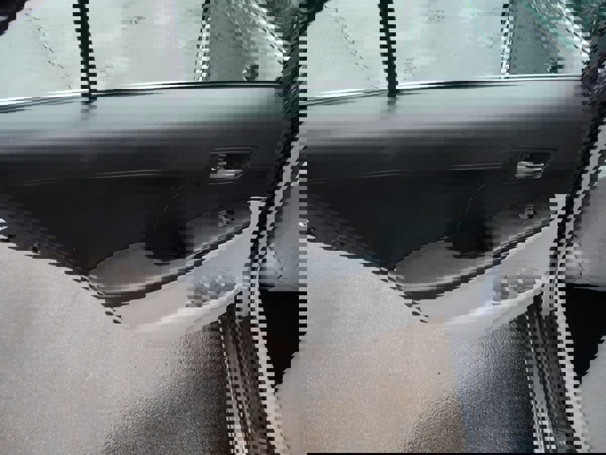 Used 2012 Toyota Camry LE image 16