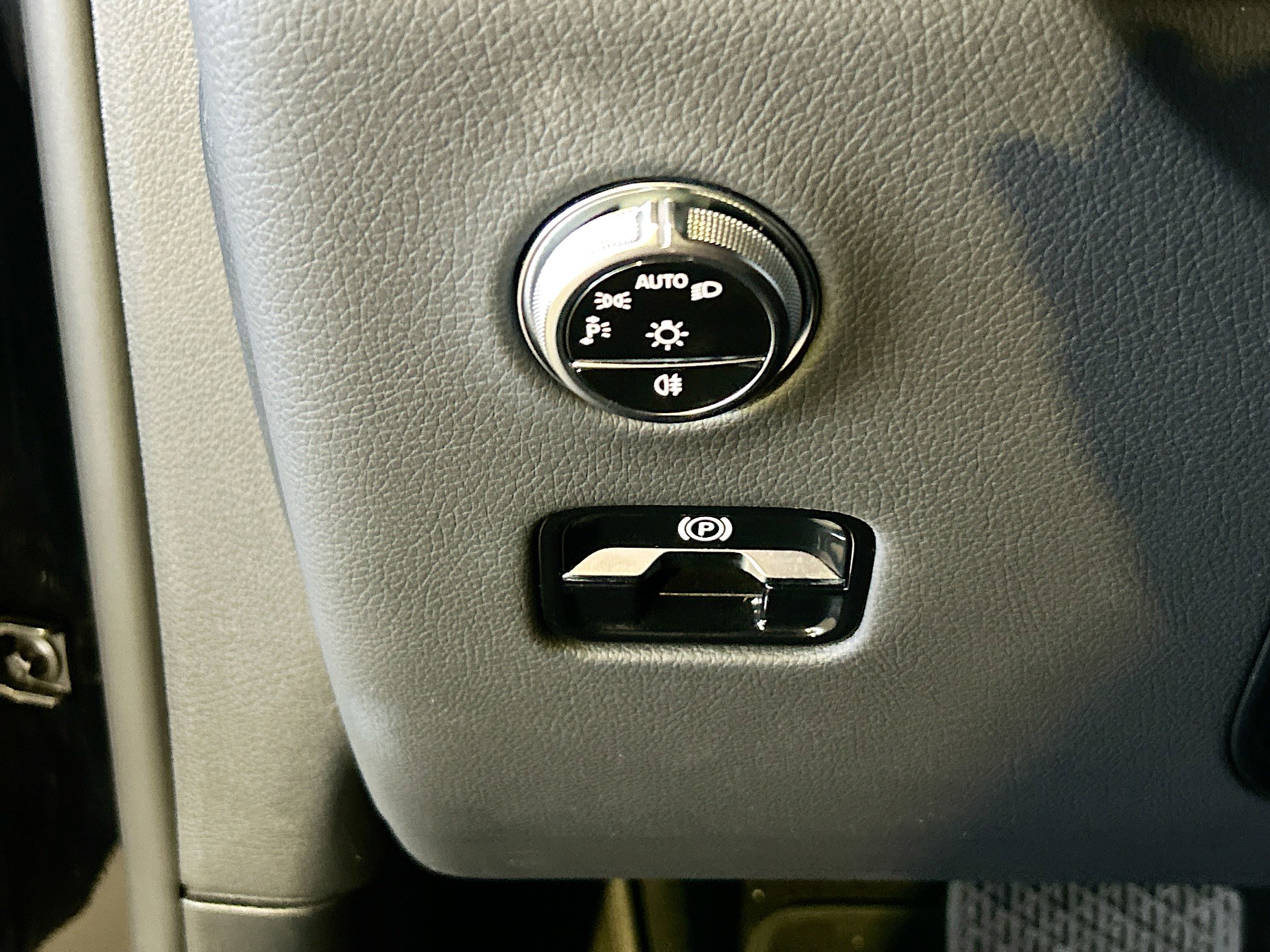 Used 2024 Mercedes-Benz GLC 300 4MATIC image 26