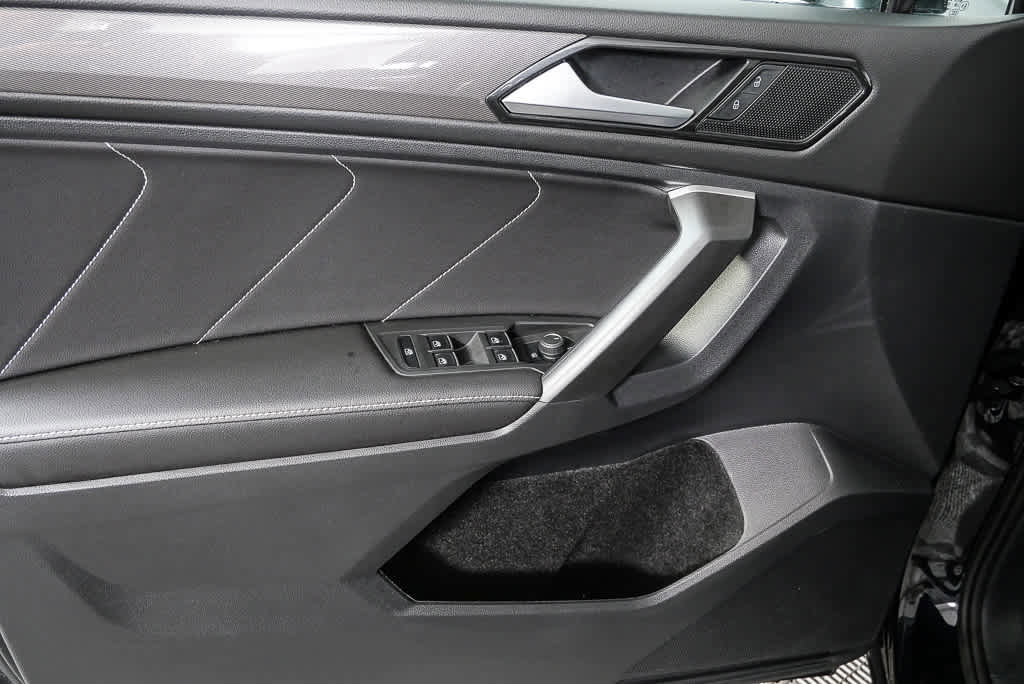 Certified 2023 Volkswagen Tiguan SE FWD image 9