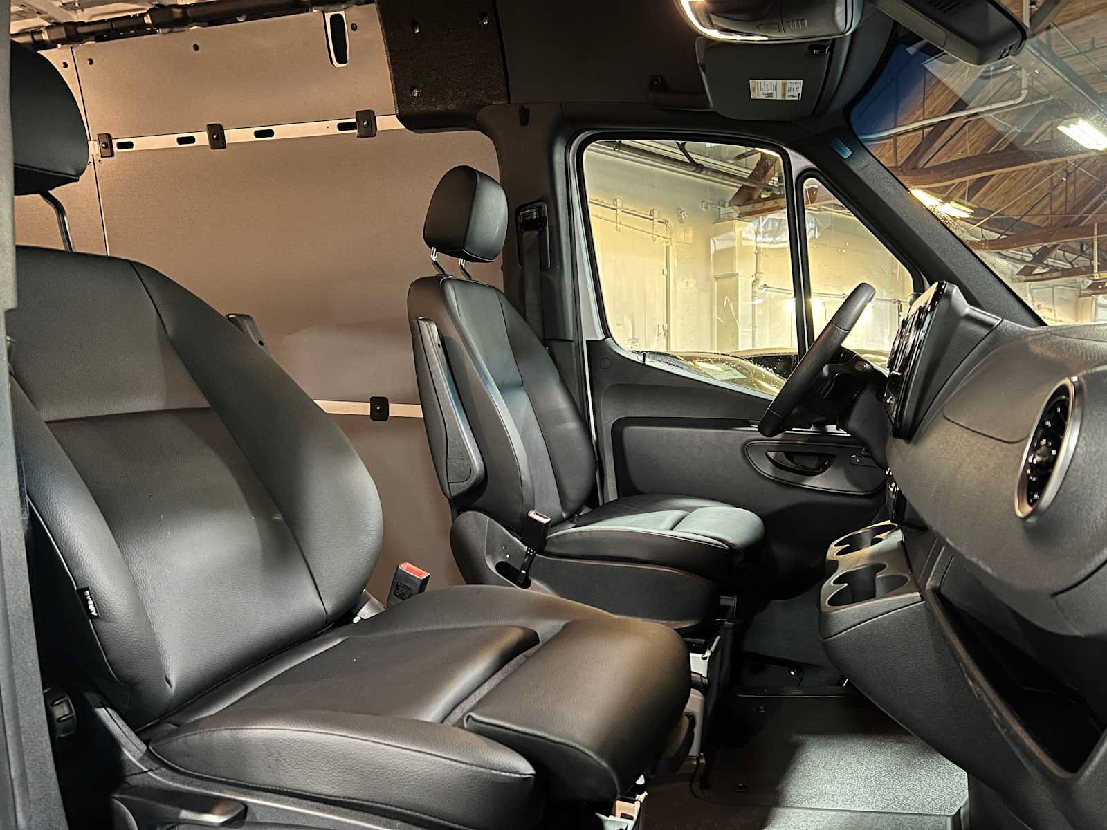Used 2025 Mercedes-Benz Sprinter 2500 image 12