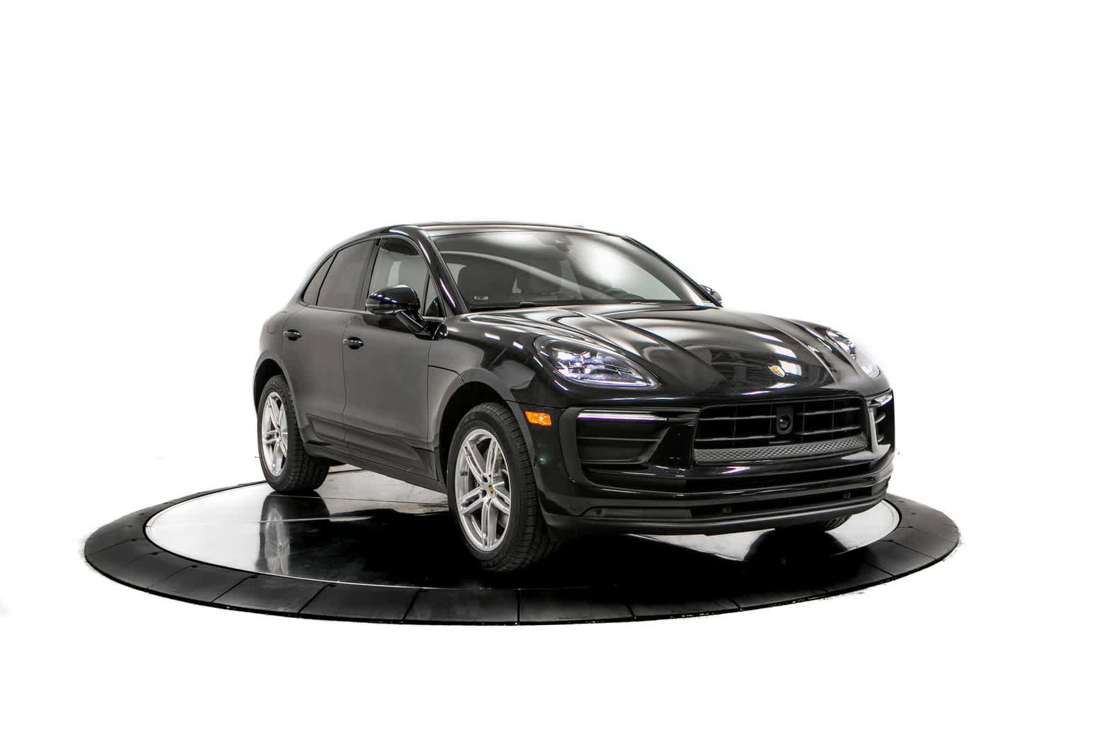 Certified 2023 Porsche Macan AWD/4WD image 9