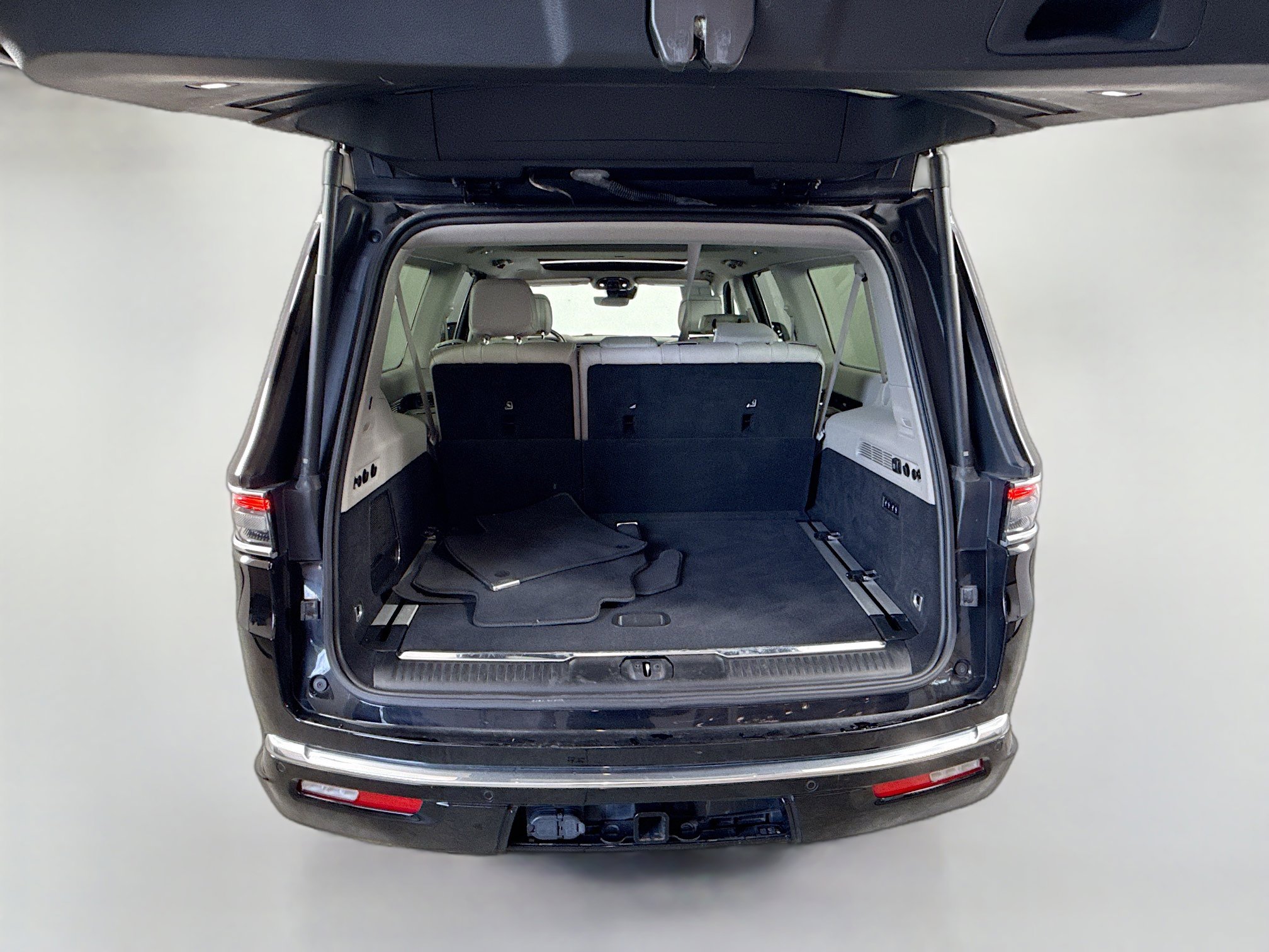 Used 2024 Jeep Grand Wagoneer L 4WD image 26