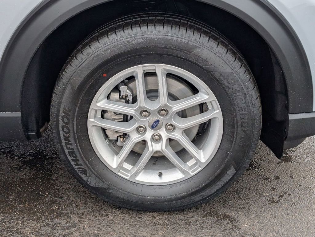 New 2026 Ford Explorer Active image 13