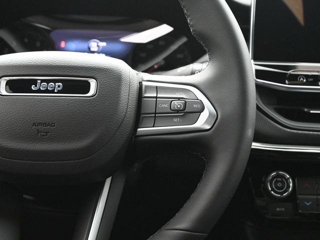 New 2025 Jeep Compass Latitude w/ Convenience Group AWD/4WD image 26