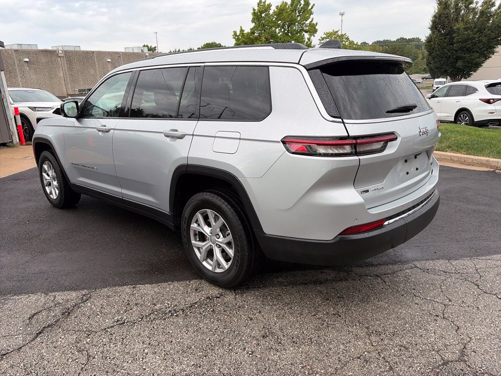 Used 2022 Jeep Grand Cherokee L Limited AWD/4WD image 7