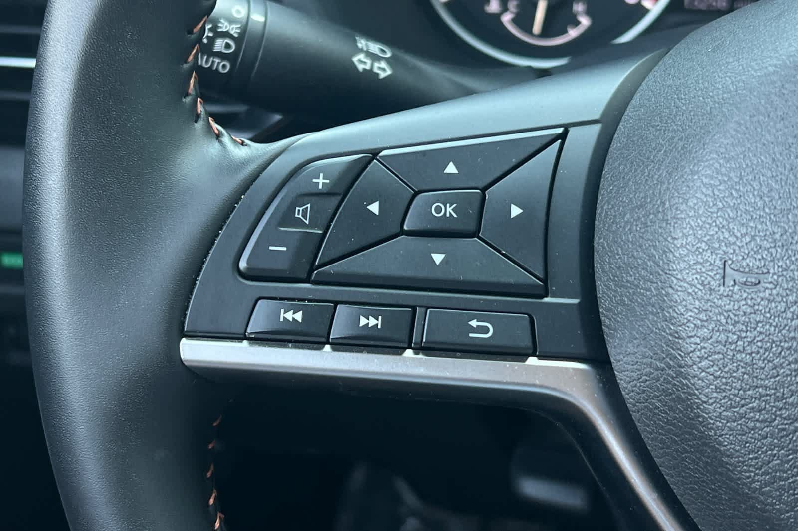 Certified 2025 Nissan Sentra SR FWD image 28